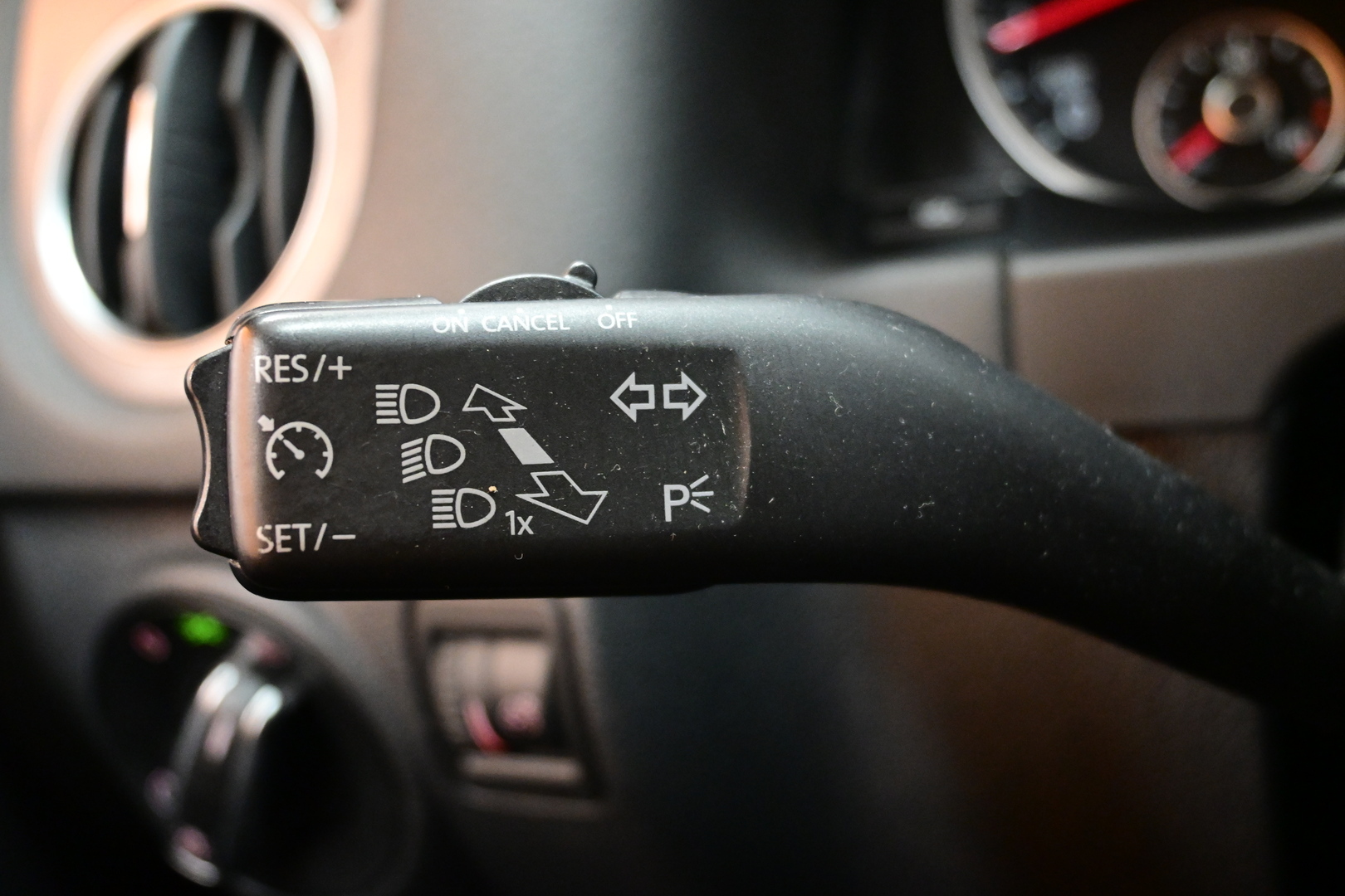 VOLKSWAGEN Tiguan 2011