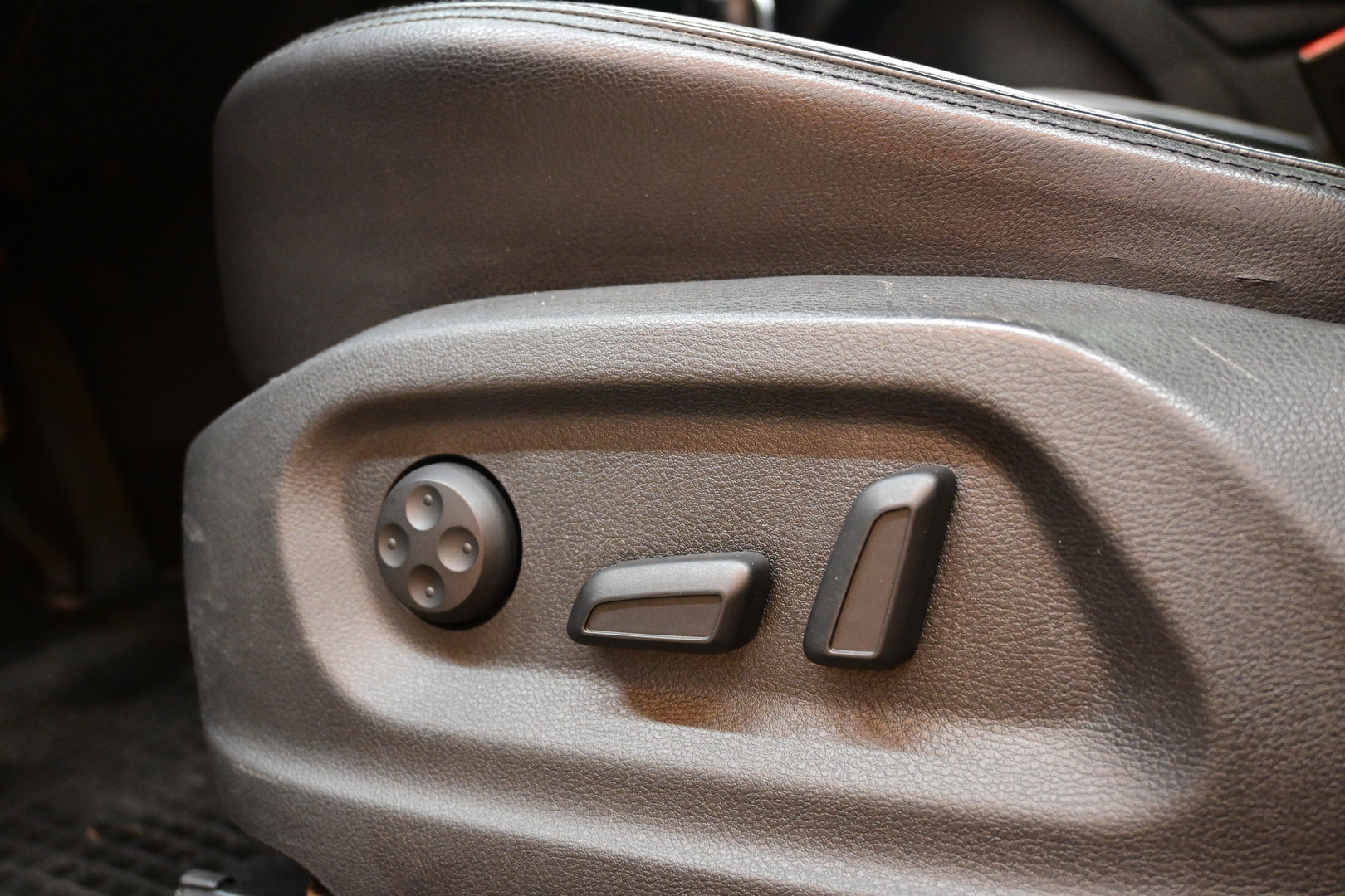 VOLKSWAGEN Tiguan 2011