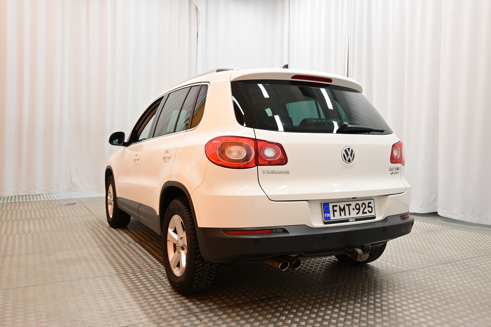 VOLKSWAGEN Tiguan 2011