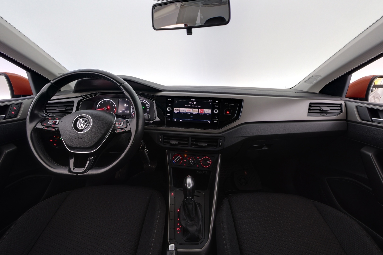 VOLKSWAGEN Polo 2018