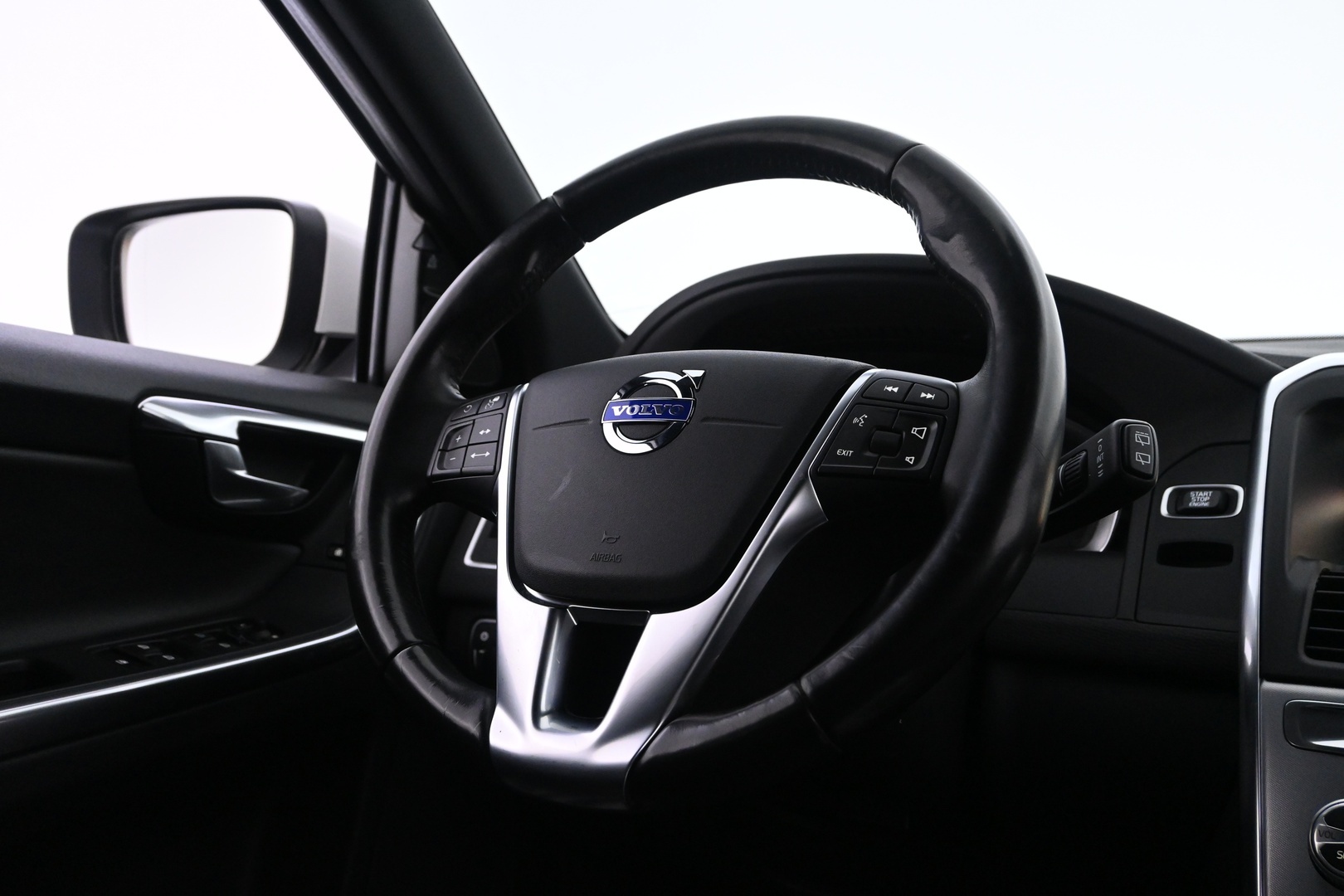 VOLVO XC60 2017