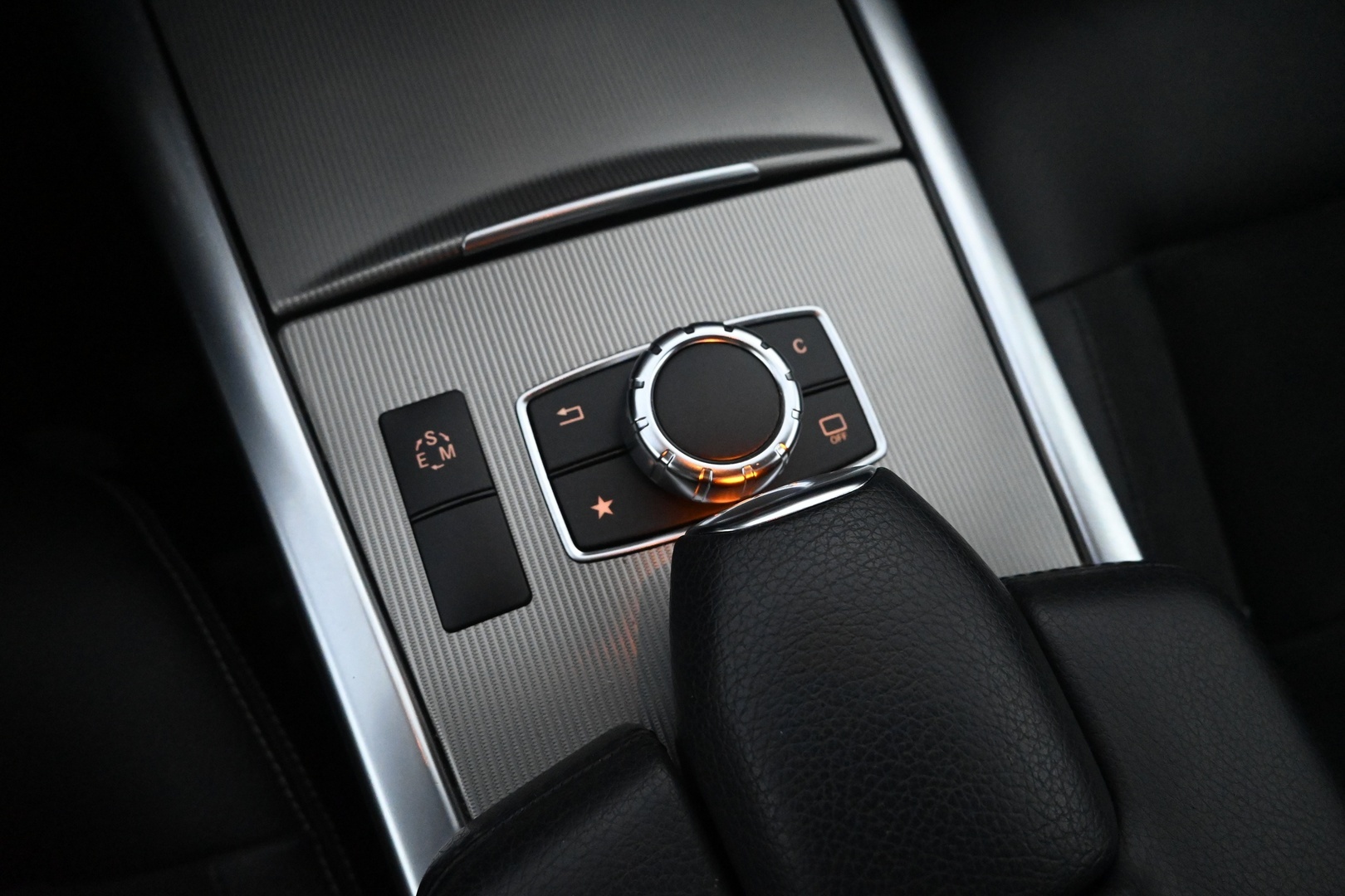 MERCEDES-BENZ E 2016