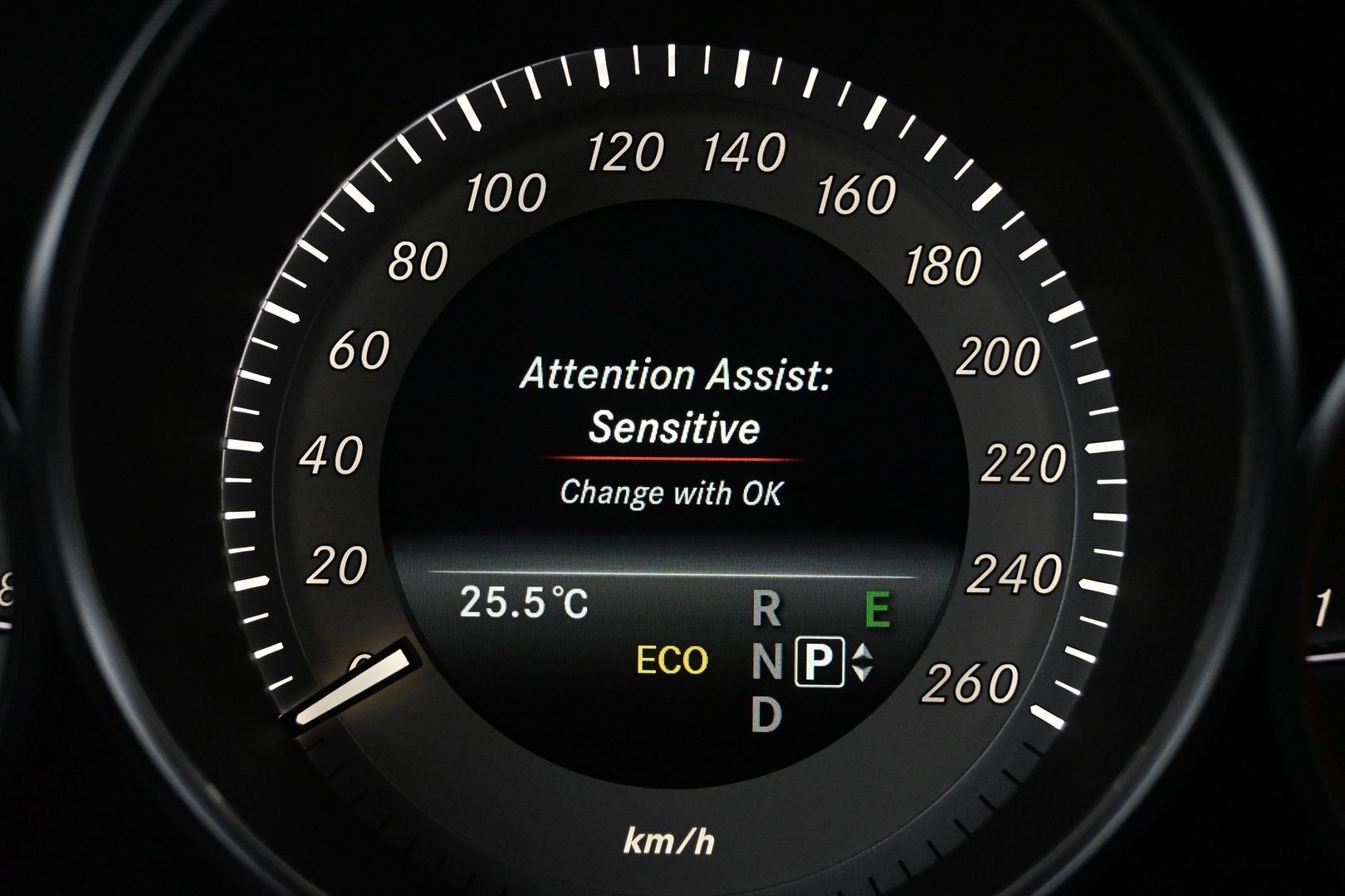 MERCEDES-BENZ E 2016