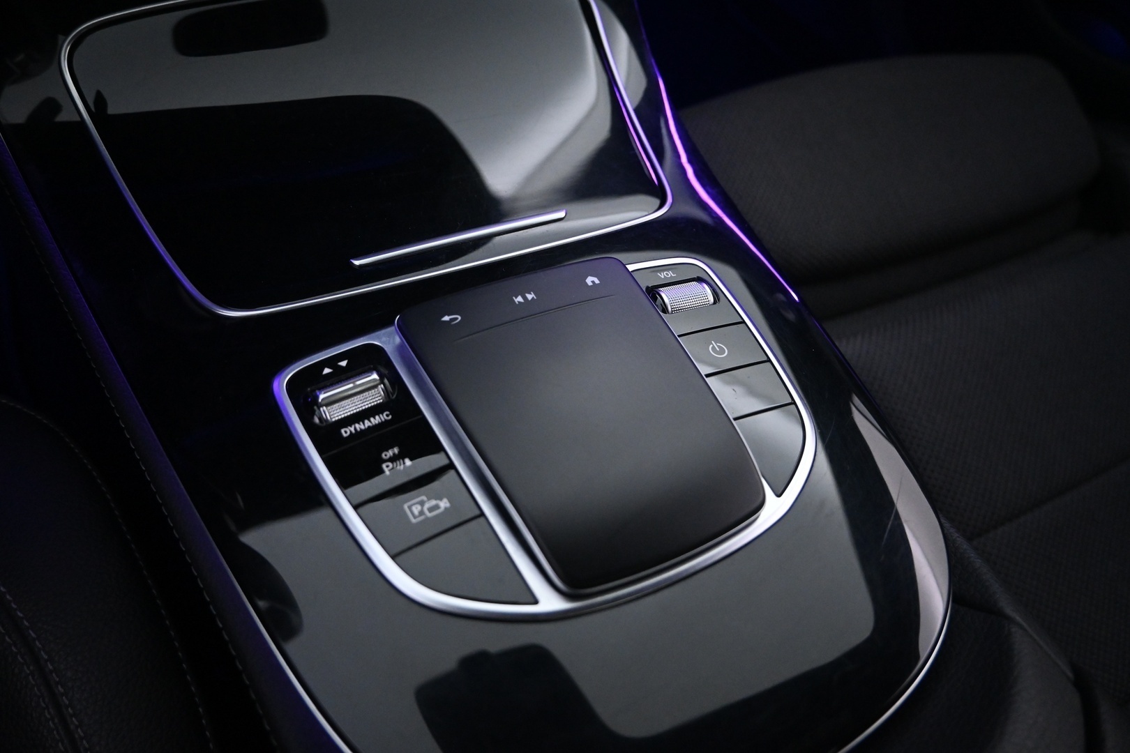 MERCEDES-BENZ E 2021