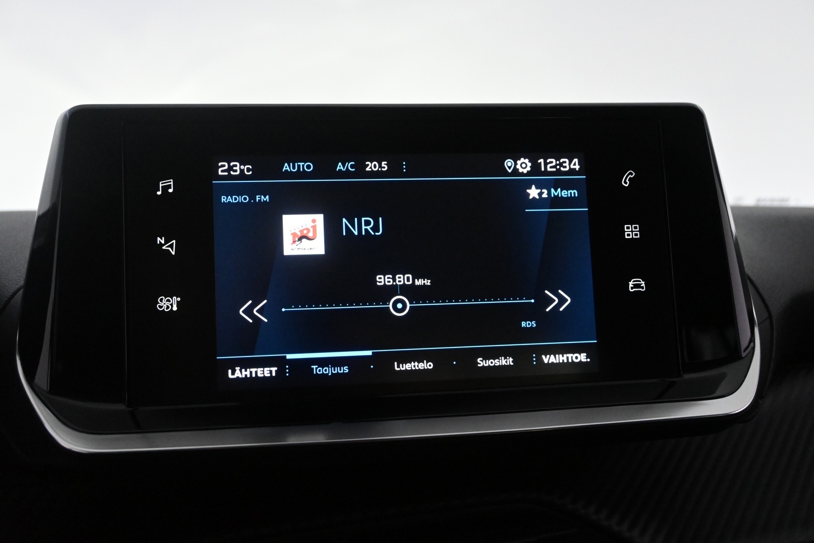 PEUGEOT 2008 2021