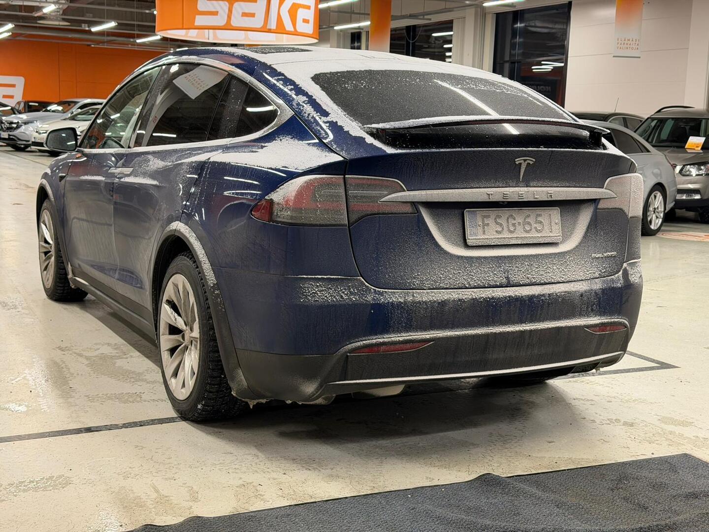 TESLA Model X 2020