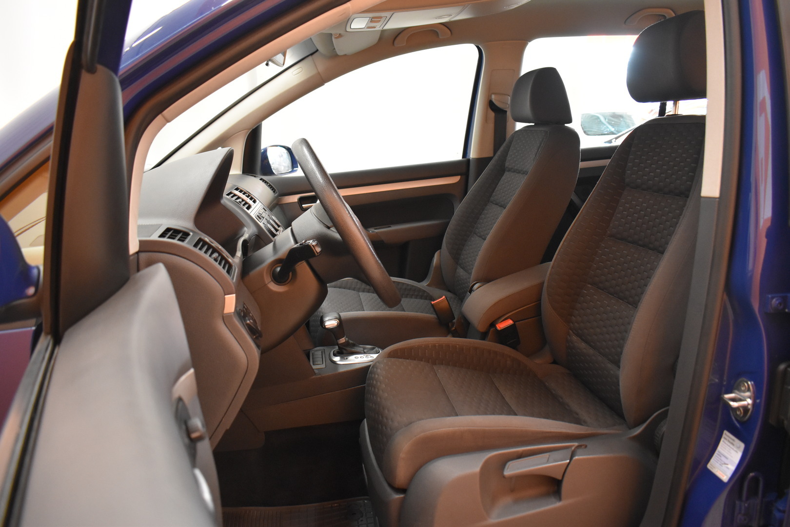 VOLKSWAGEN Touran 2008