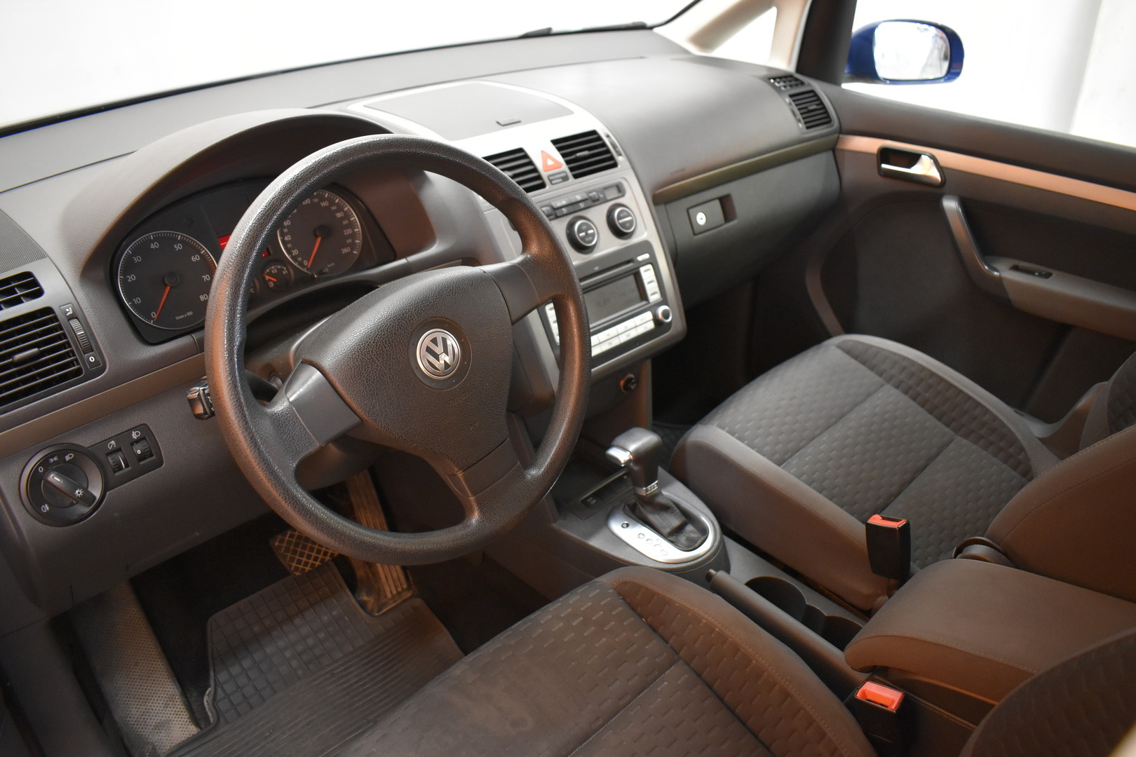 VOLKSWAGEN Touran 2008