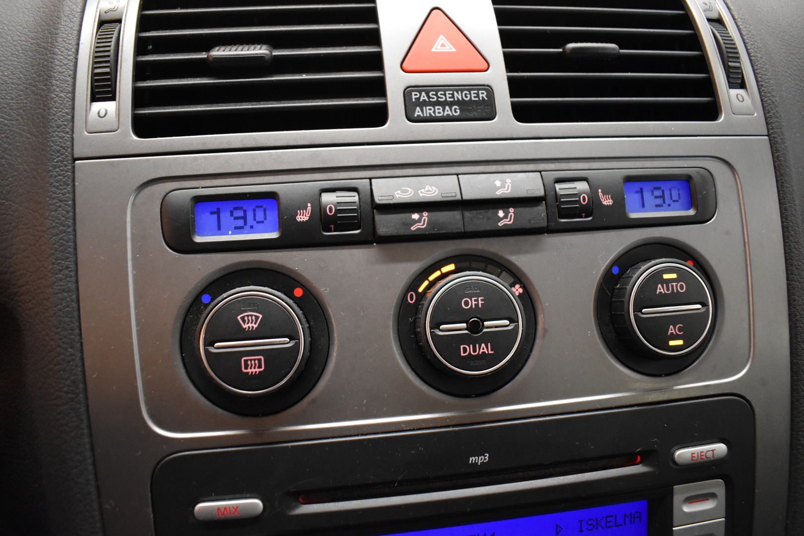 VOLKSWAGEN Touran 2008