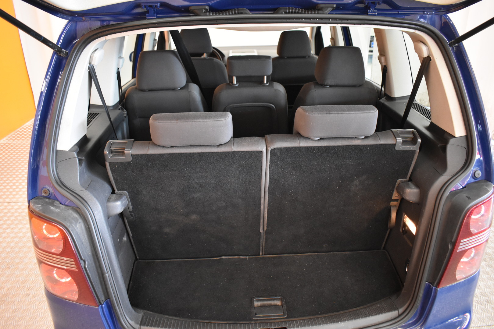 VOLKSWAGEN Touran 2008