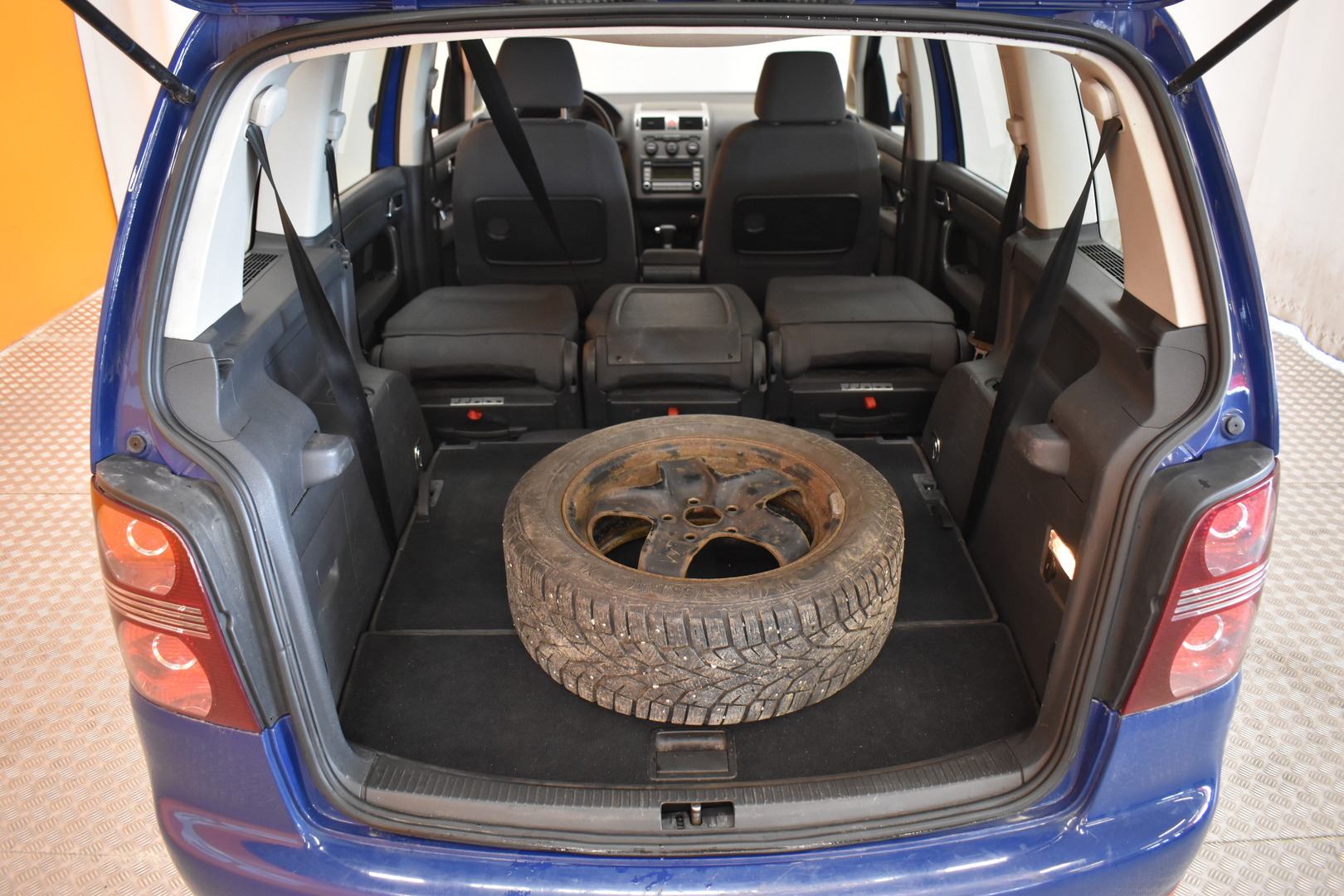 VOLKSWAGEN Touran 2008