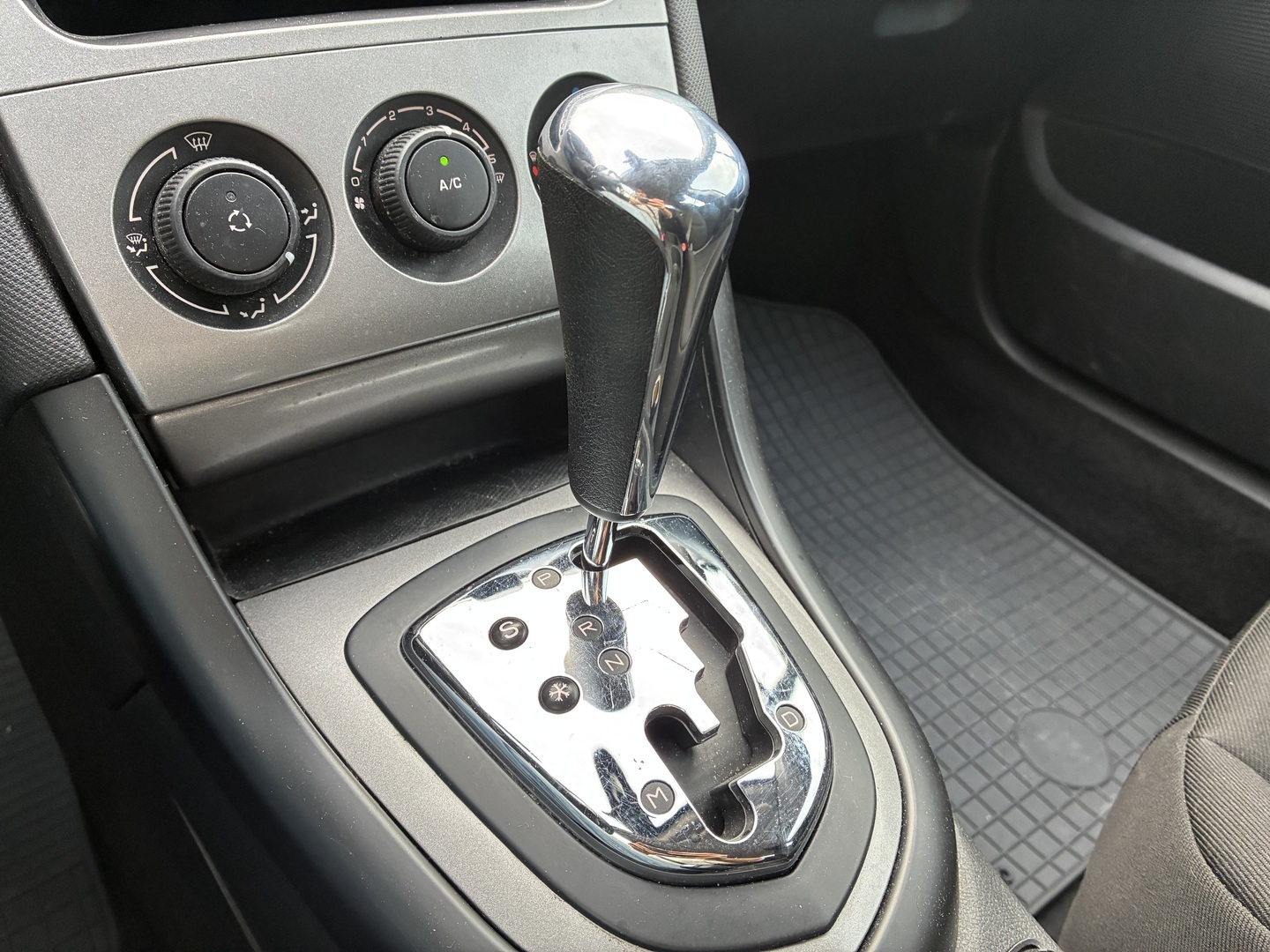 PEUGEOT 308 2010