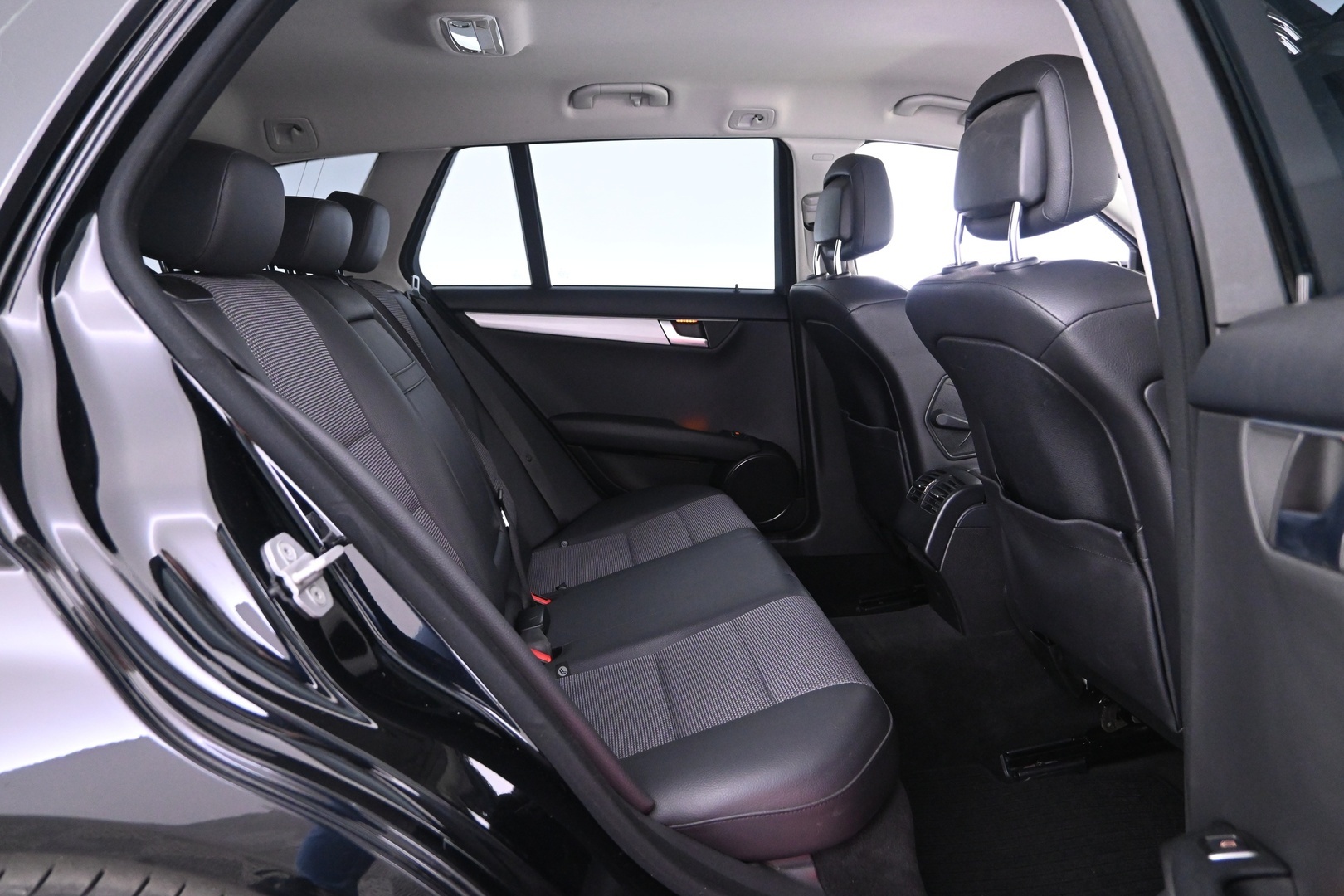 MERCEDES-BENZ C 2011