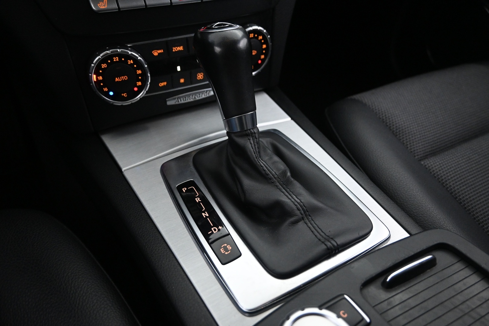 MERCEDES-BENZ C 2011