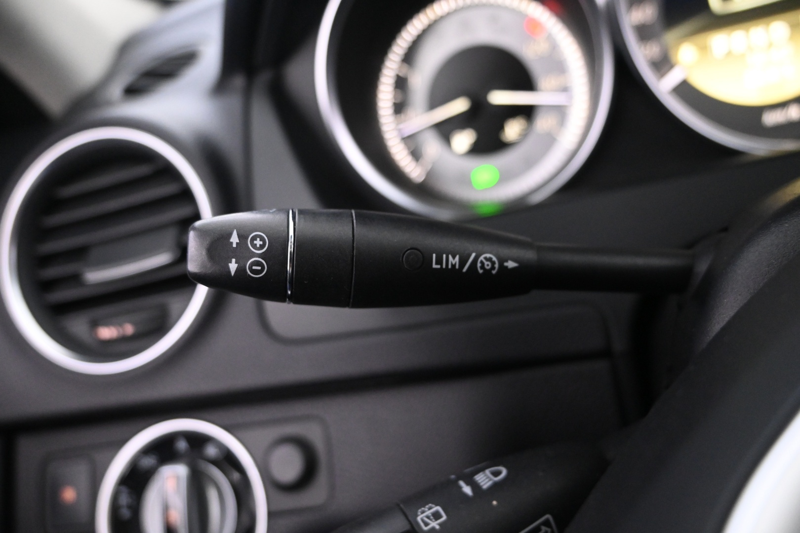 MERCEDES-BENZ C 2011
