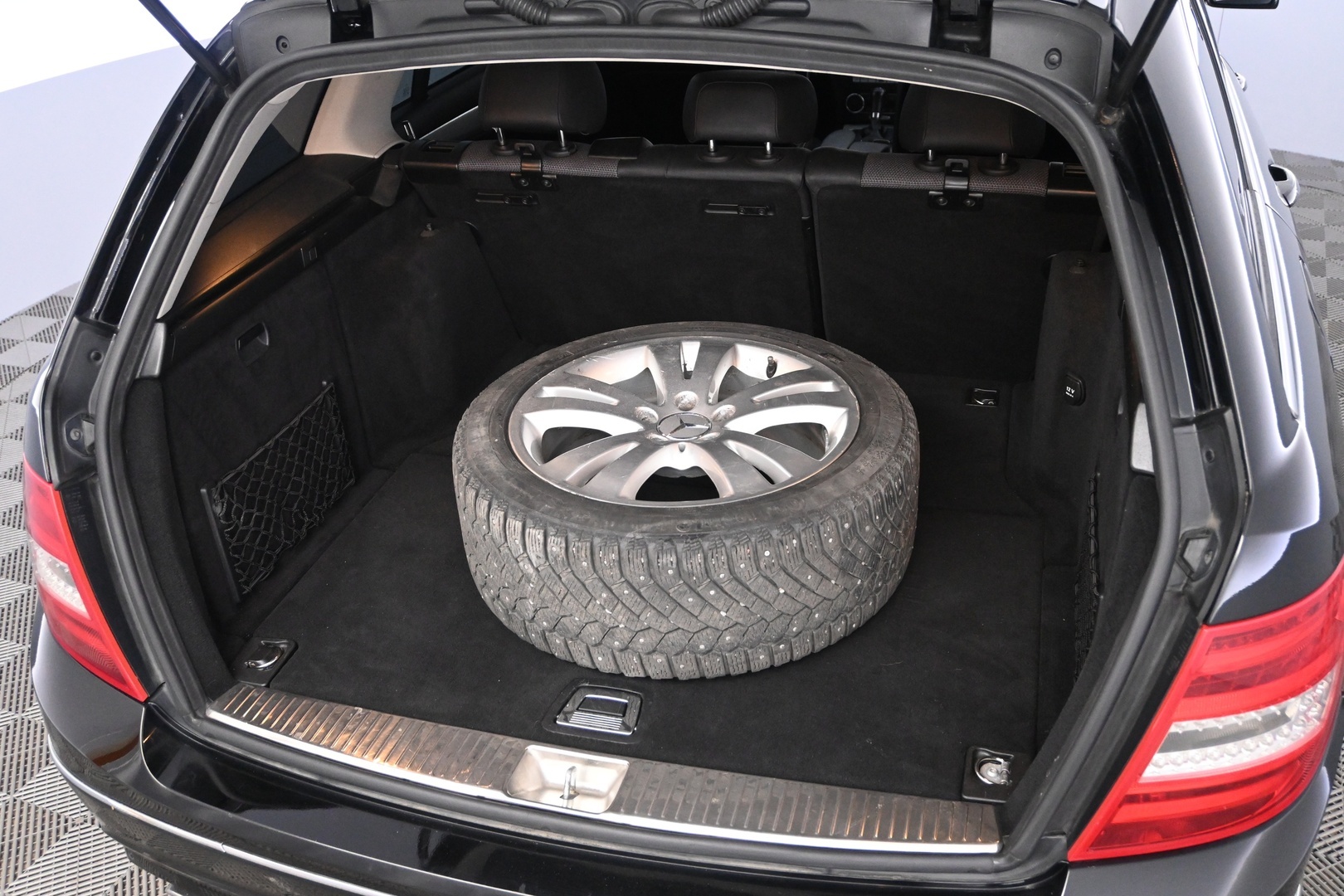 MERCEDES-BENZ C 2011
