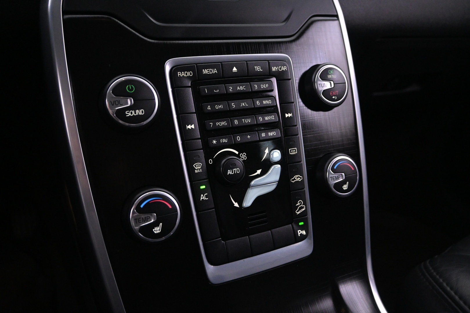 VOLVO XC70 2014