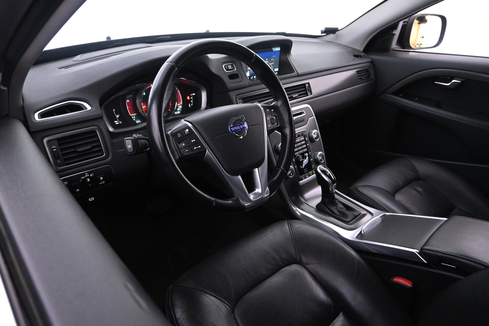 VOLVO XC70 2015