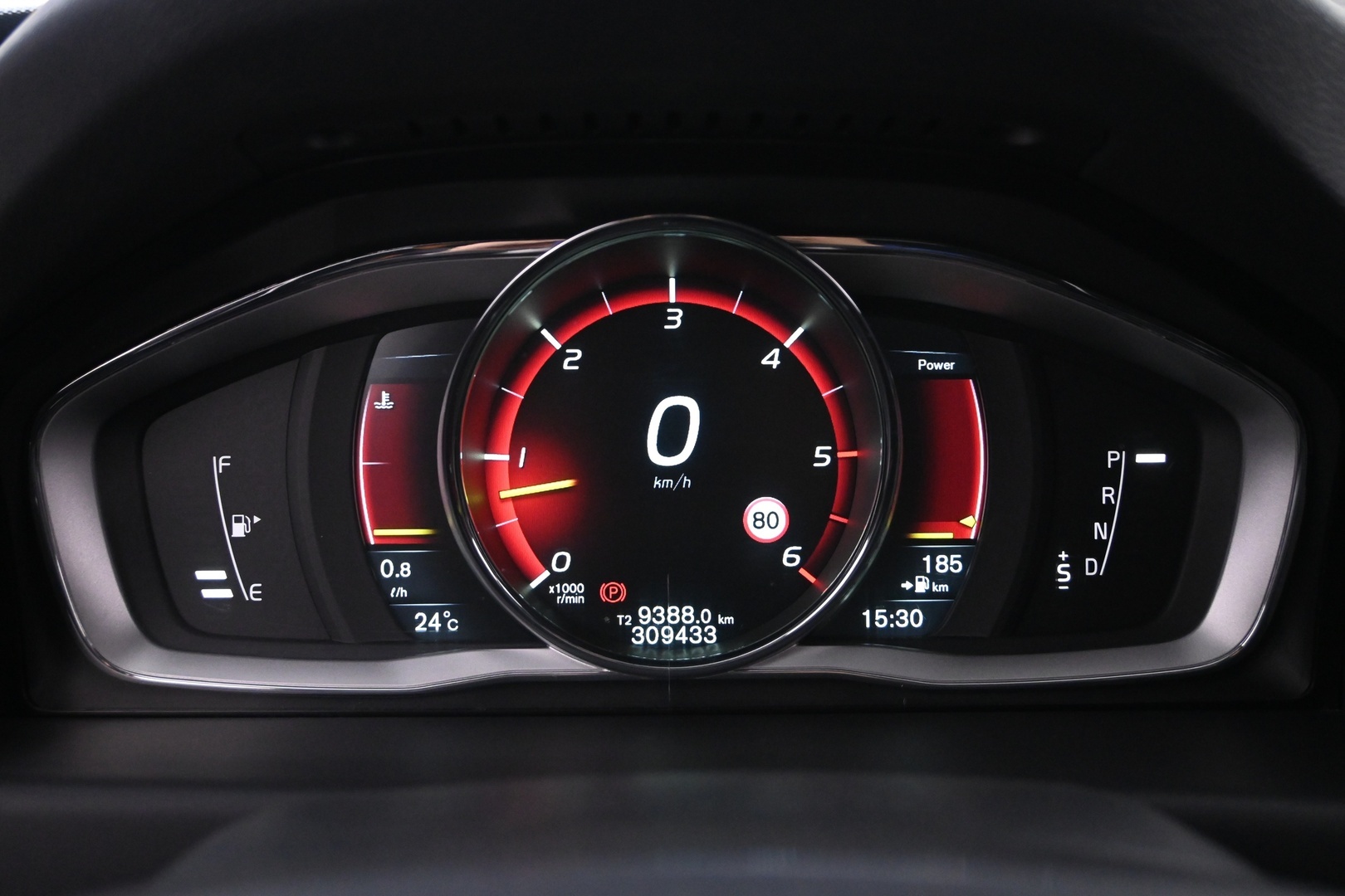 VOLVO XC70 2015