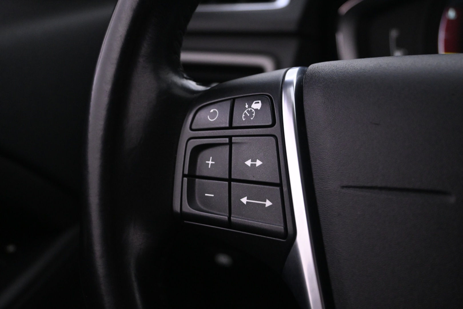 VOLVO XC70 2015