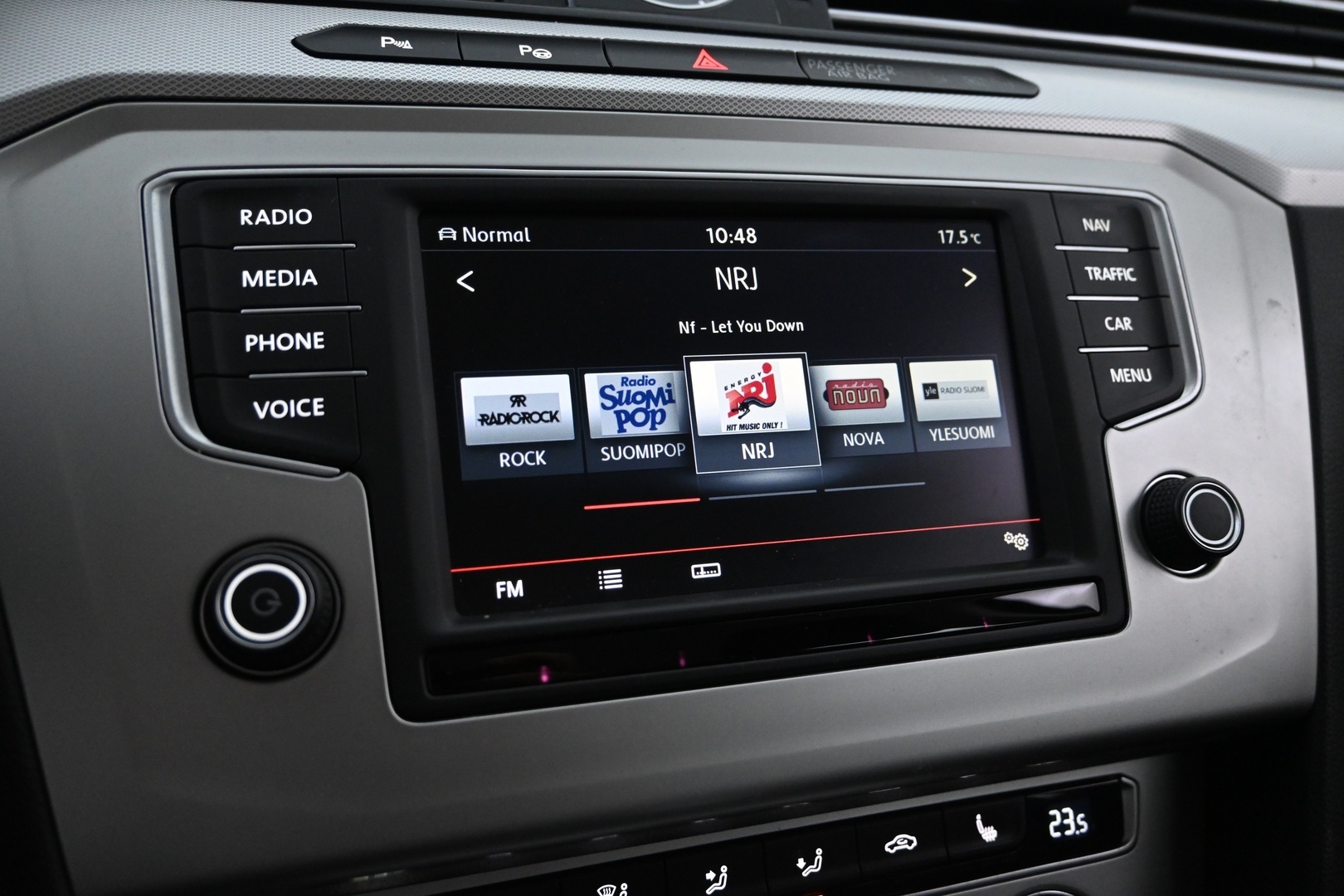 VOLKSWAGEN Passat 2016