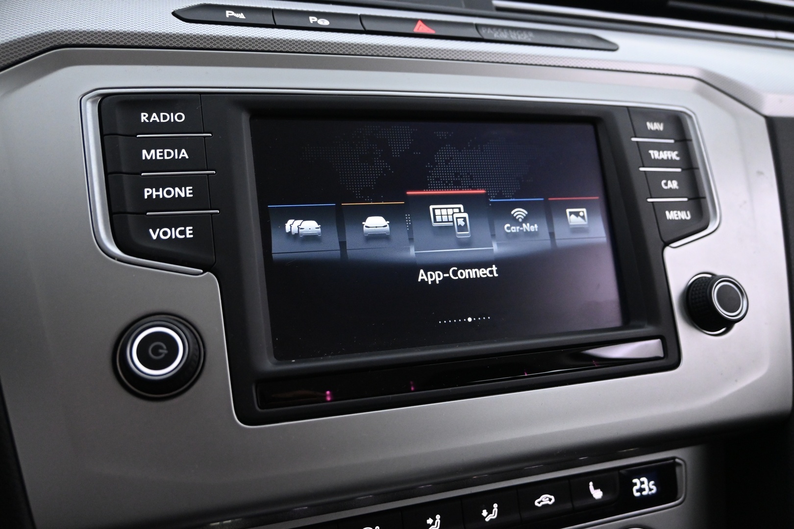 VOLKSWAGEN Passat 2016