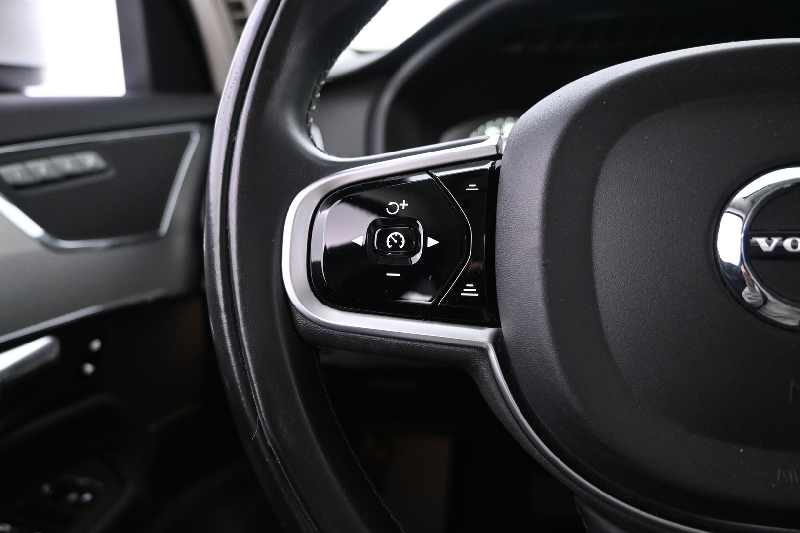 VOLVO XC90 2018