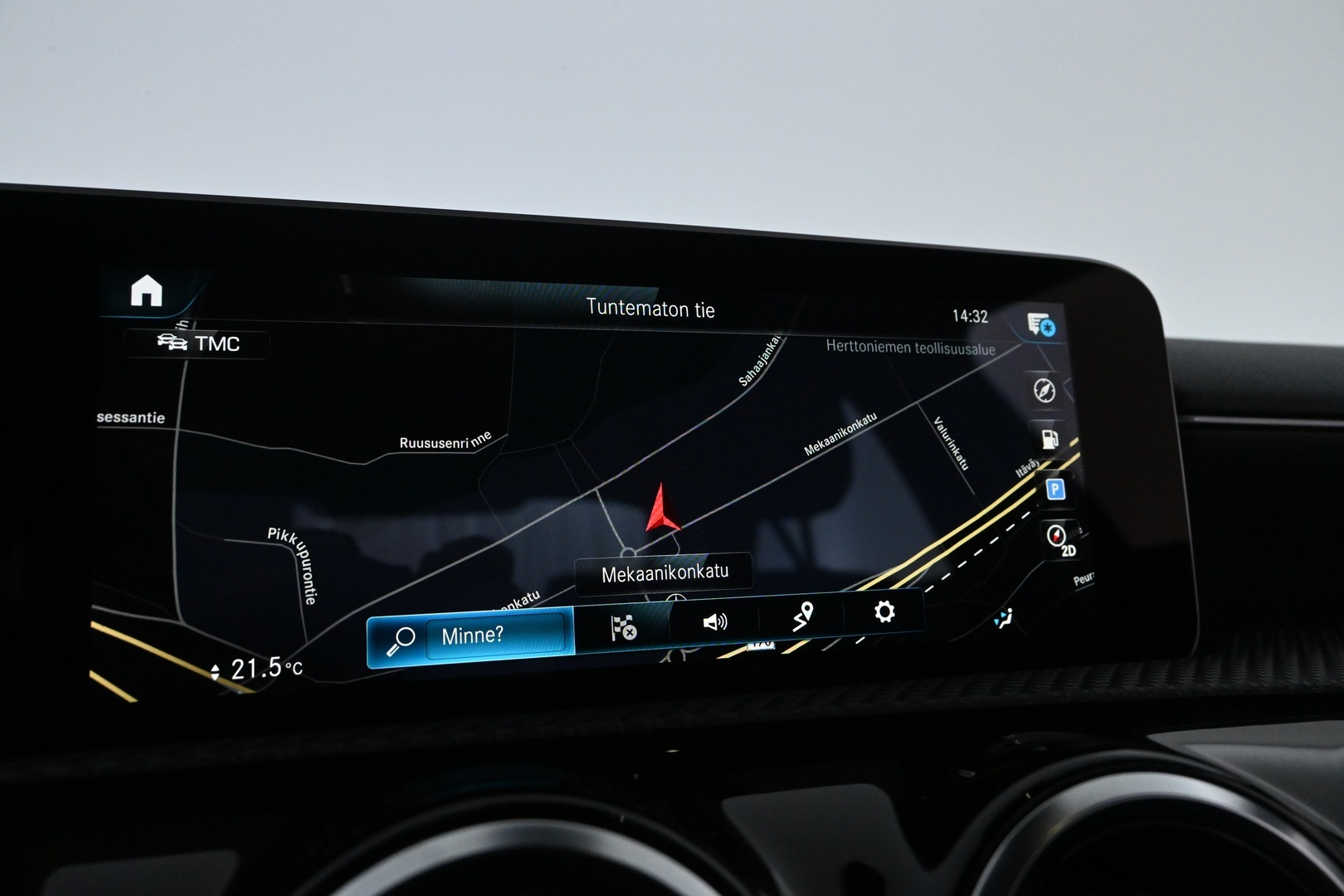 MERCEDES-BENZ A 2020