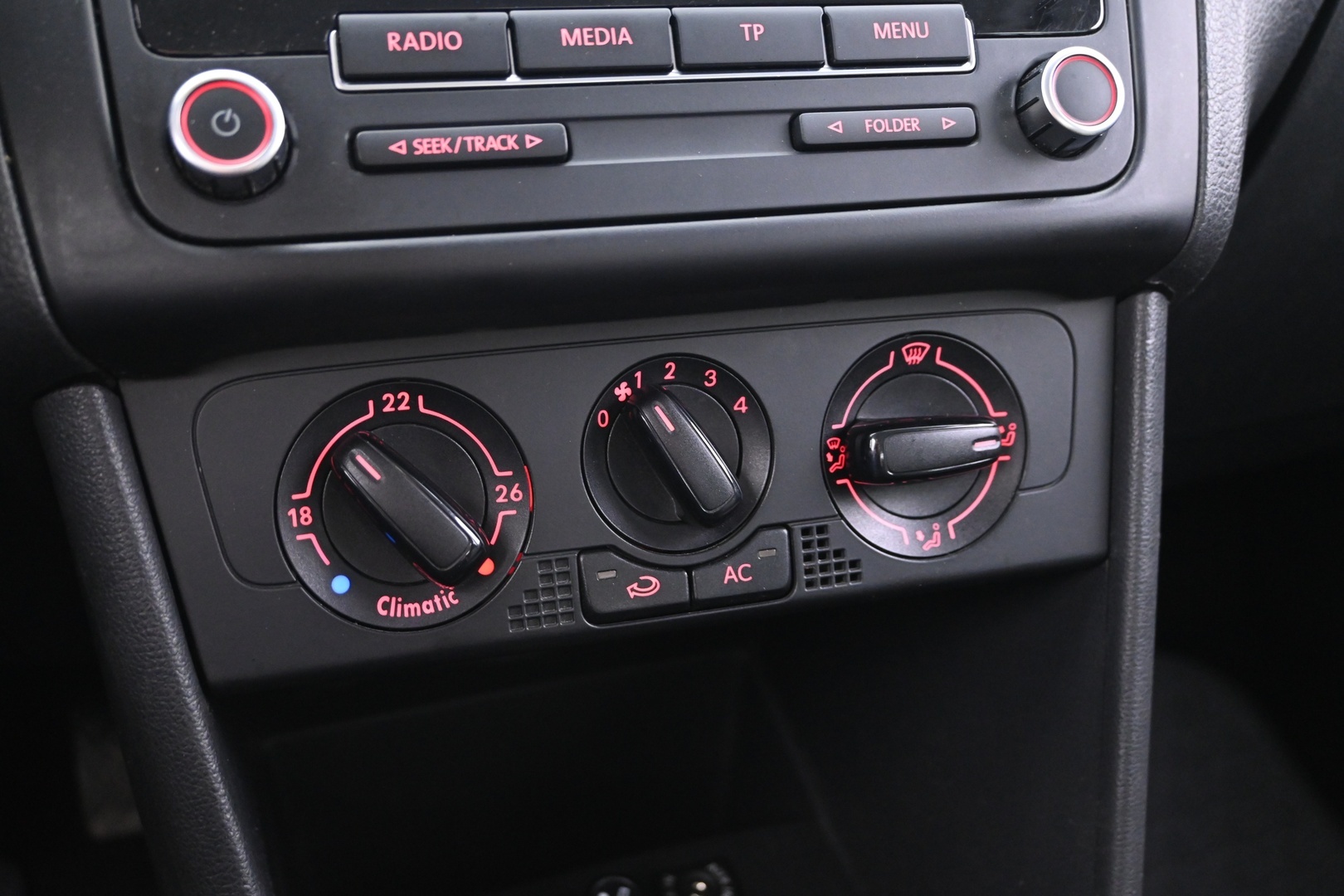 VOLKSWAGEN Polo 2010