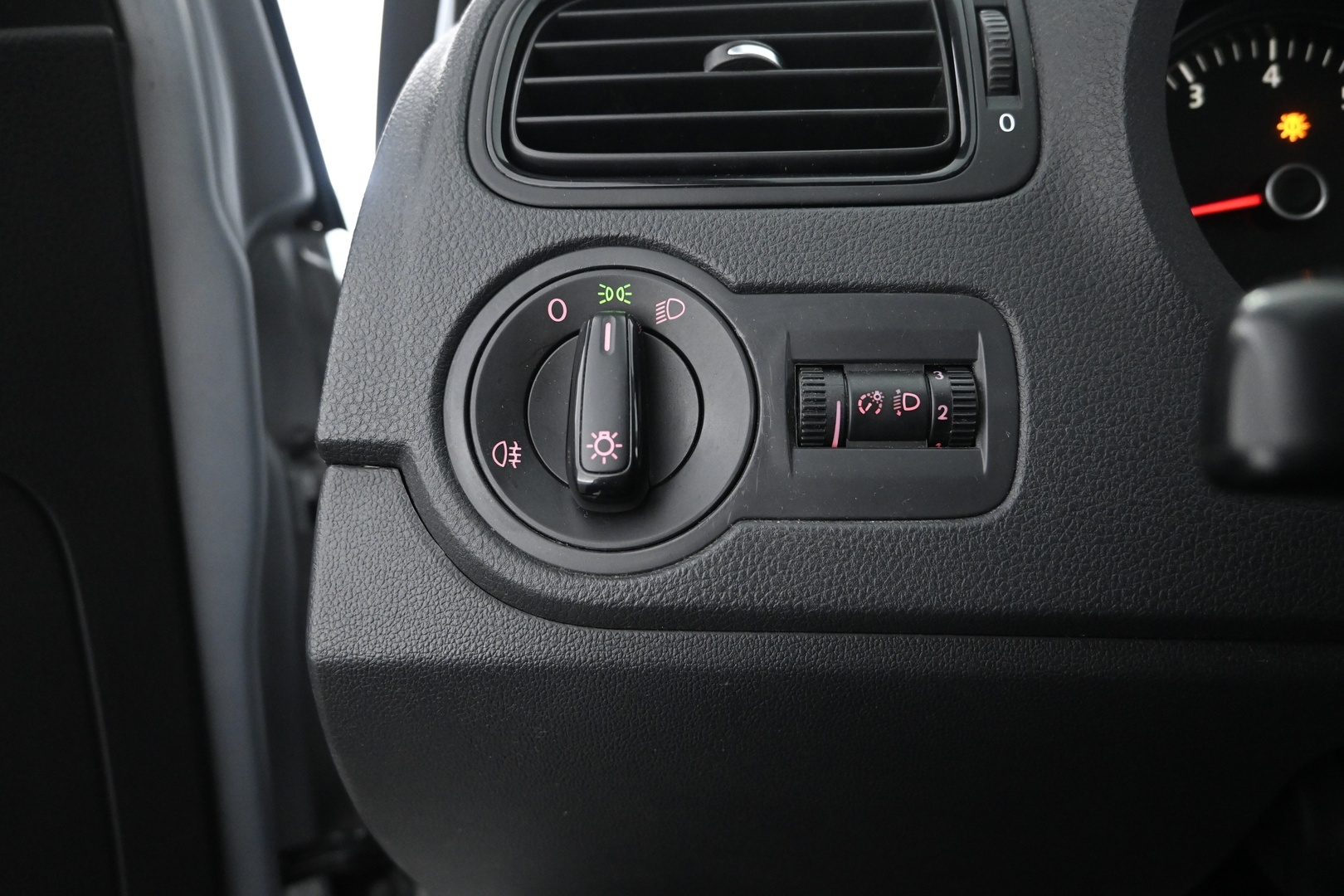 VOLKSWAGEN Polo 2010