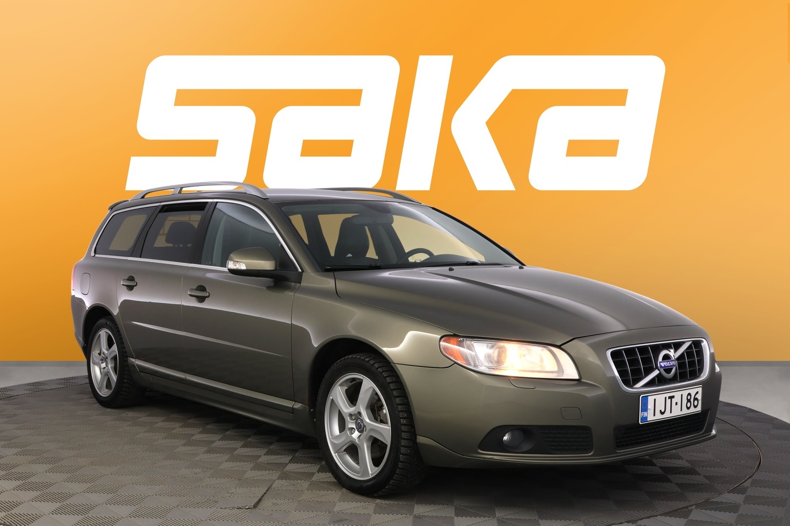 VOLVO V70 2011