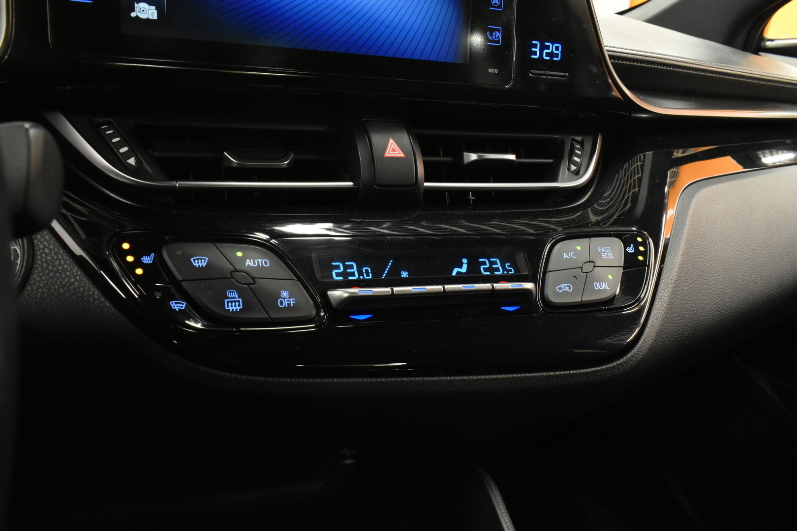 TOYOTA C-HR 2017