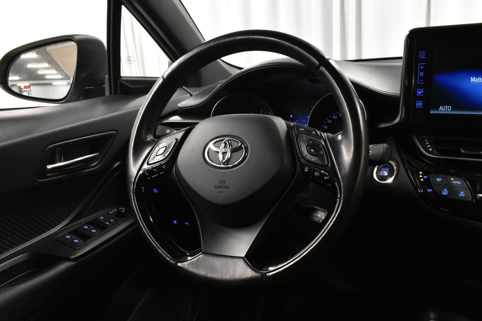 TOYOTA C-HR 2017