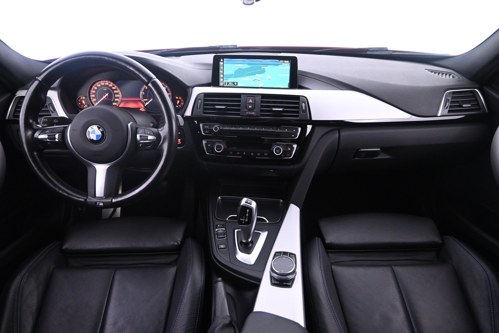 BMW 318 2019