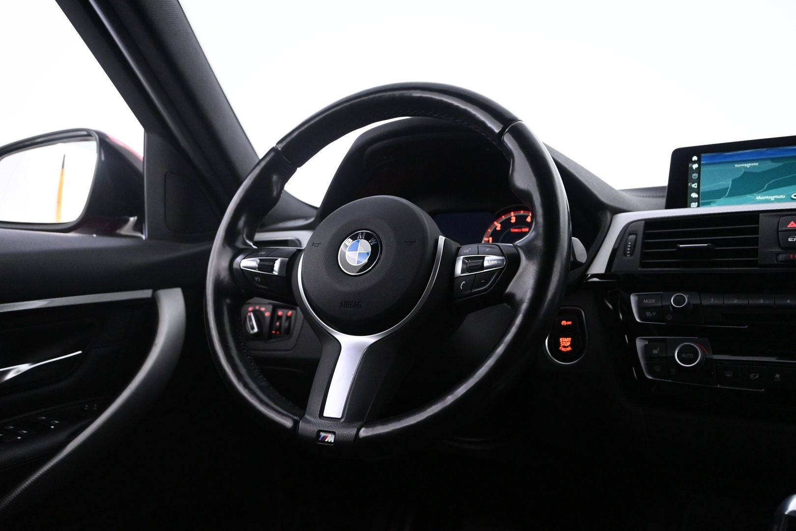 BMW 318 2019