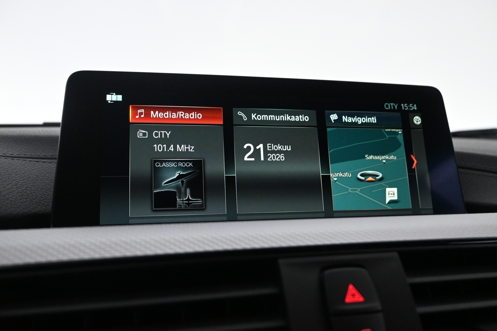 BMW 318 2019