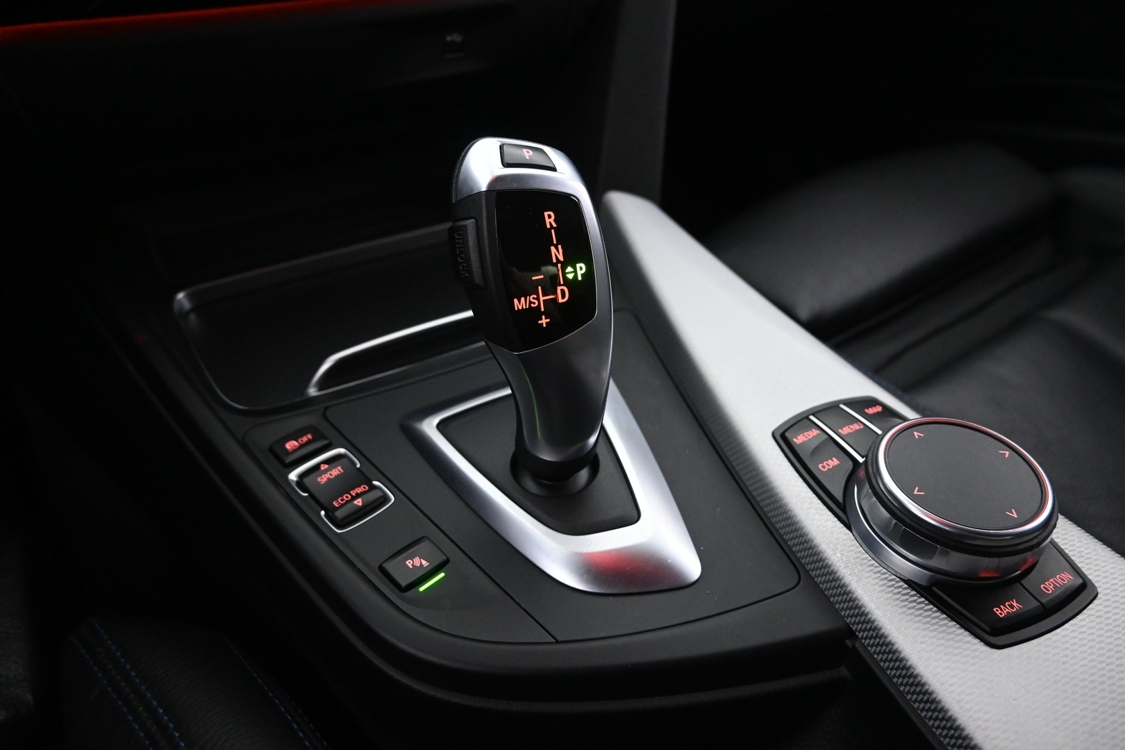 BMW 318 2019