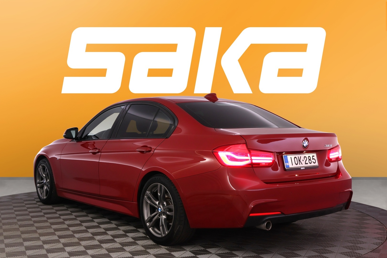 BMW 318 2019