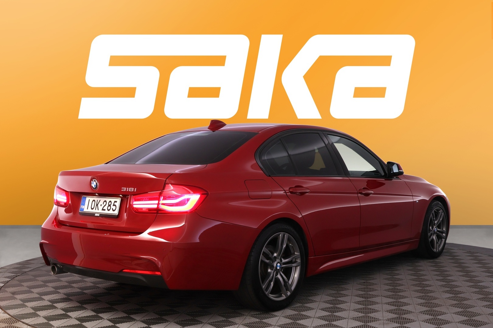BMW 318 2019