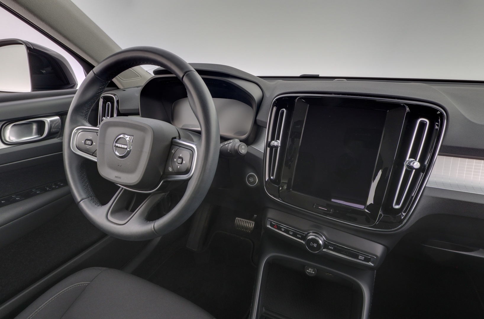 VOLVO XC40 2022