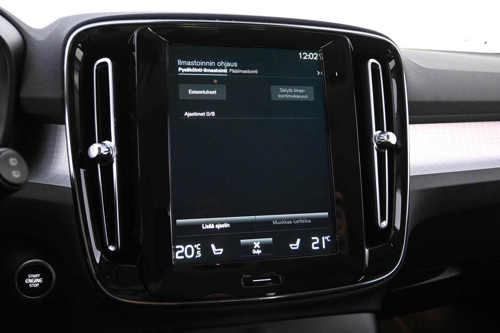 VOLVO XC40 2022