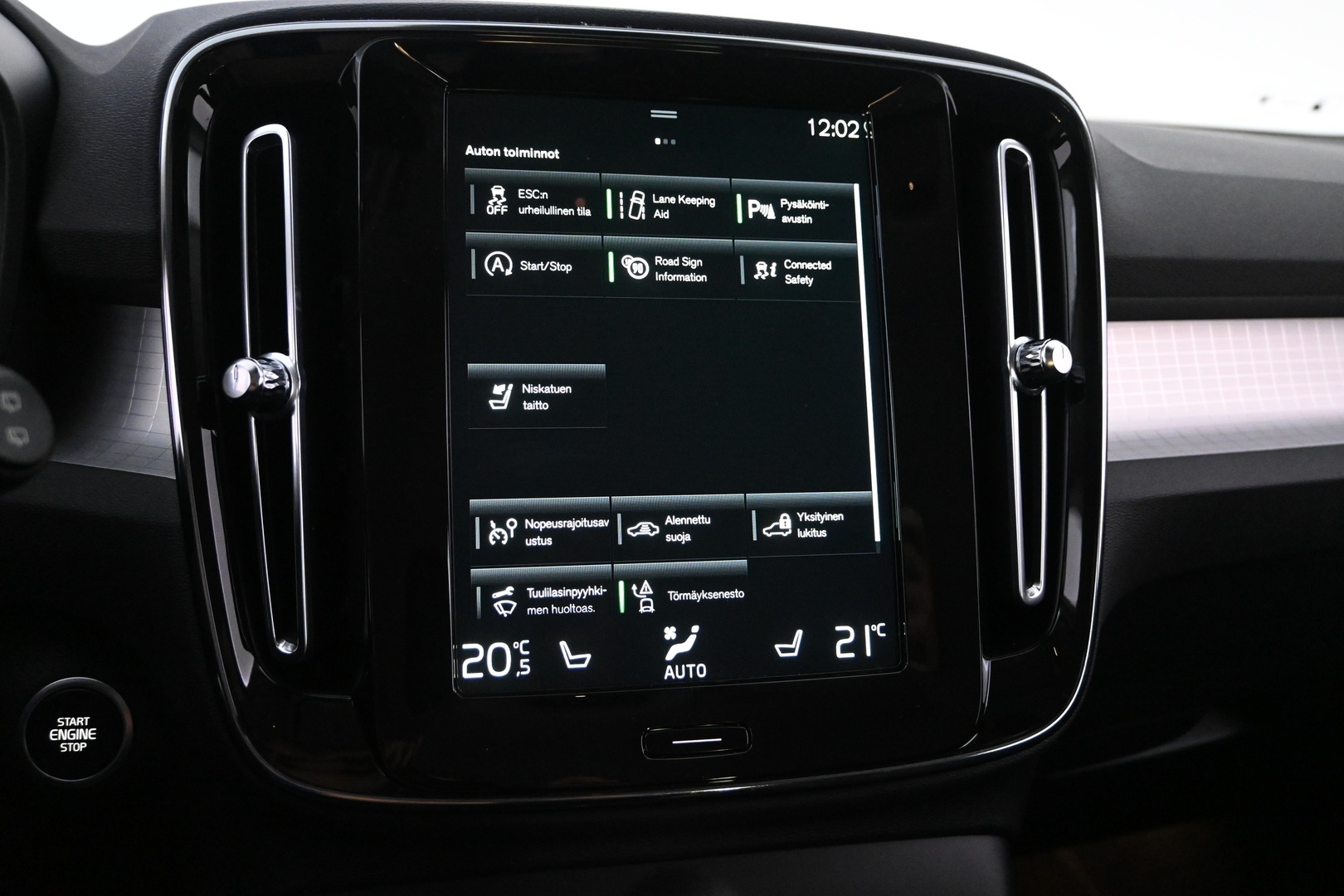 VOLVO XC40 2022