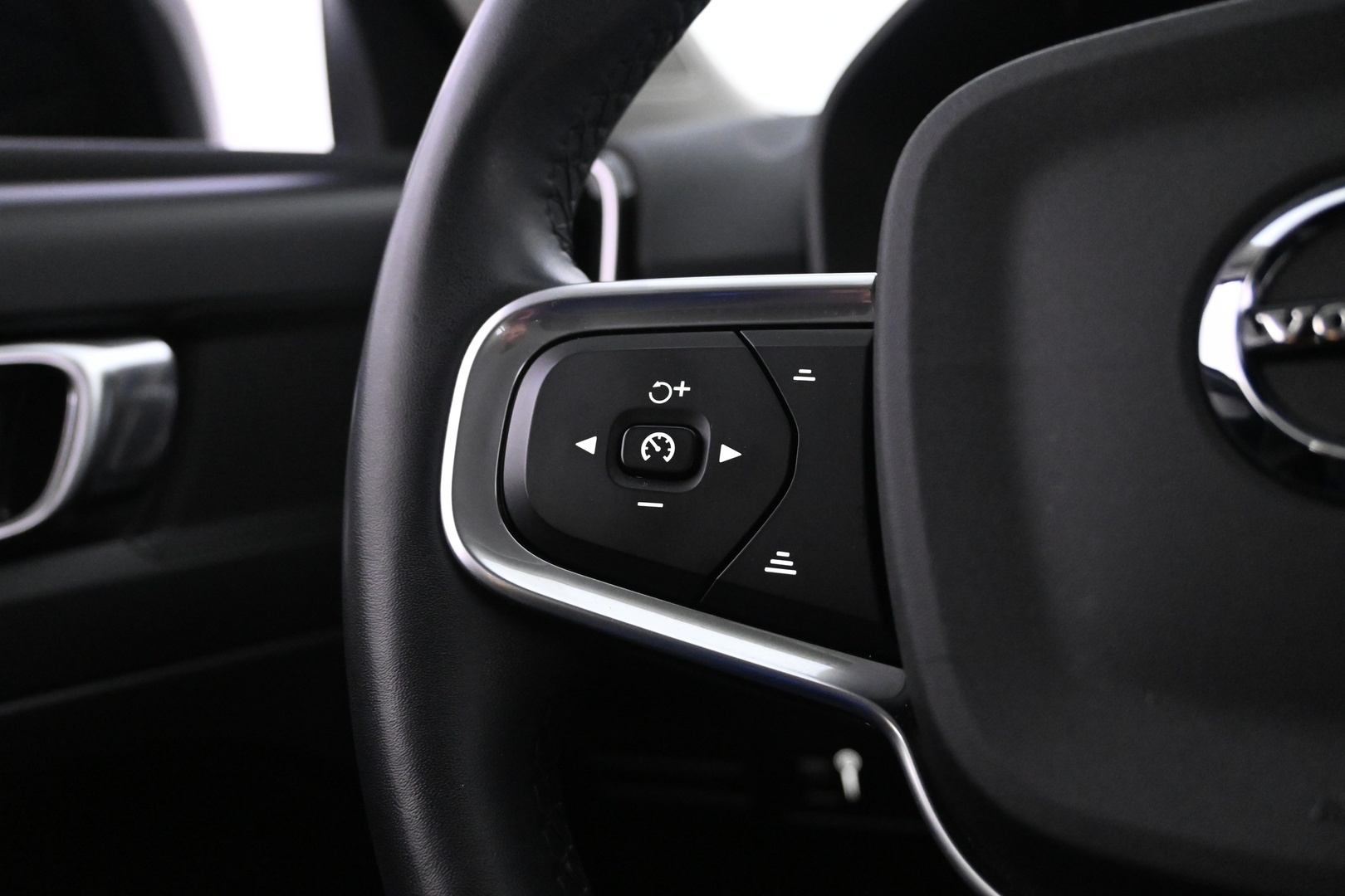 VOLVO XC40 2022
