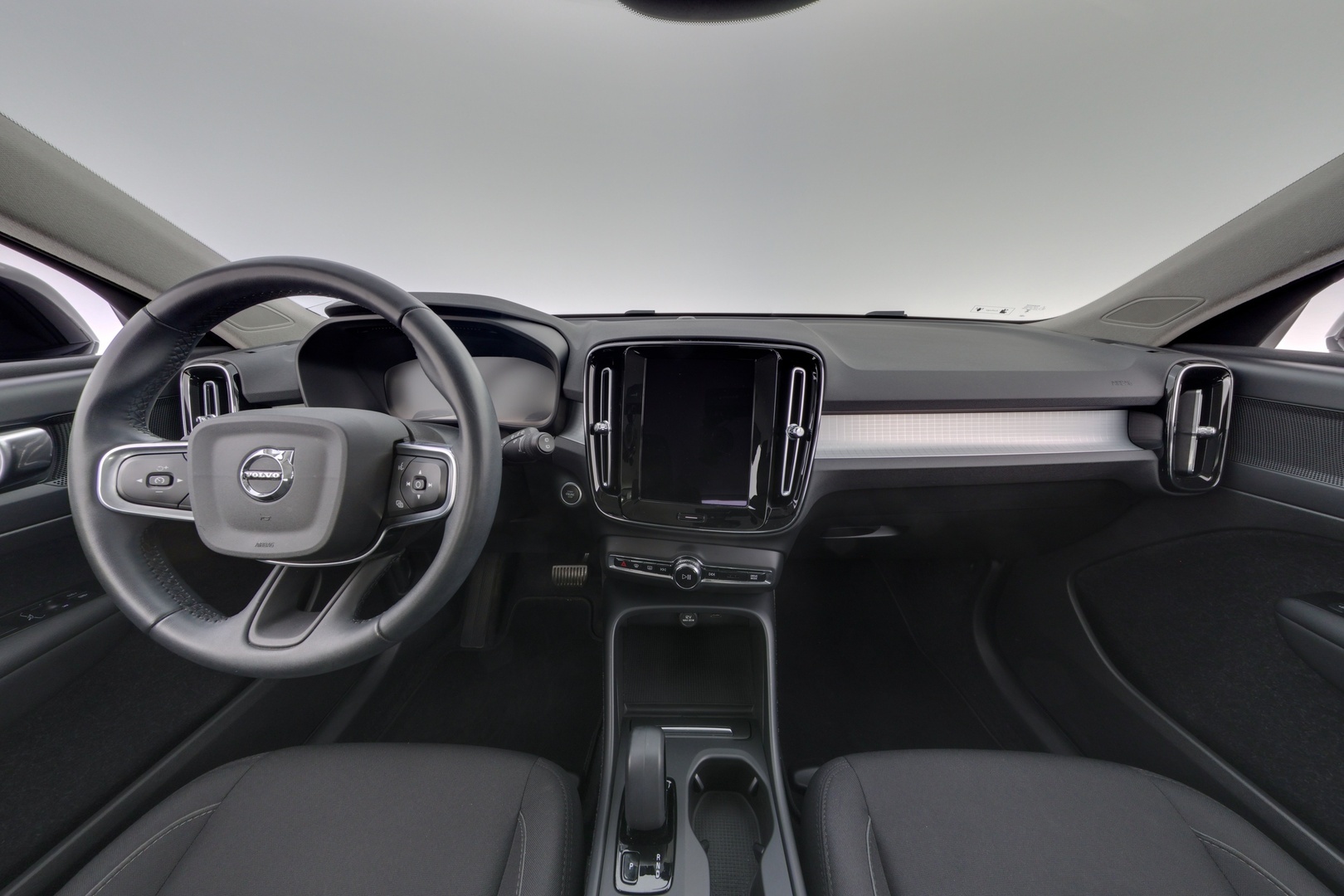 VOLVO XC40 2022
