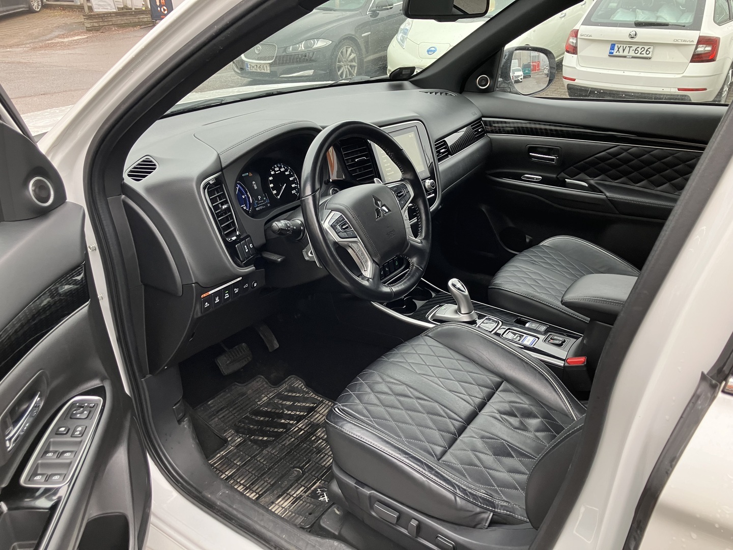 MITSUBISHI Outlander PHEV 2020