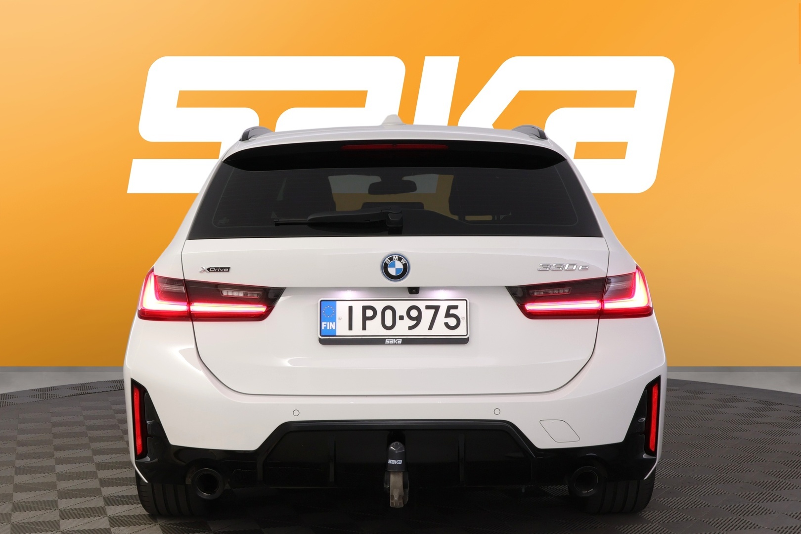 BMW 330 2023