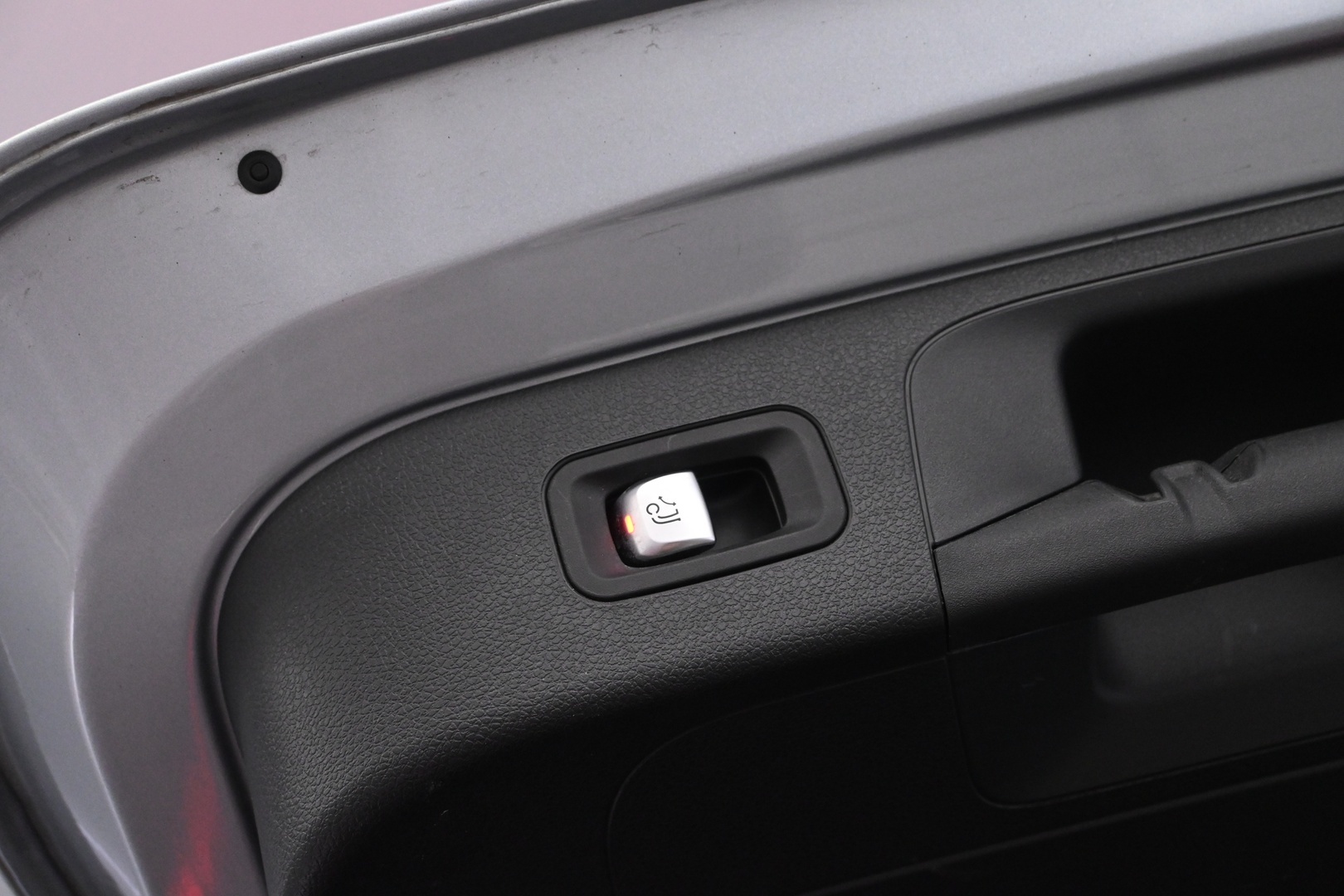 MERCEDES-BENZ EQC 2020