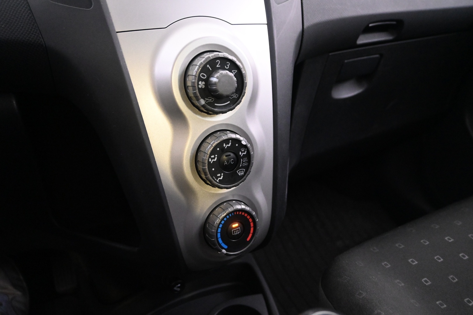 TOYOTA Yaris 2007
