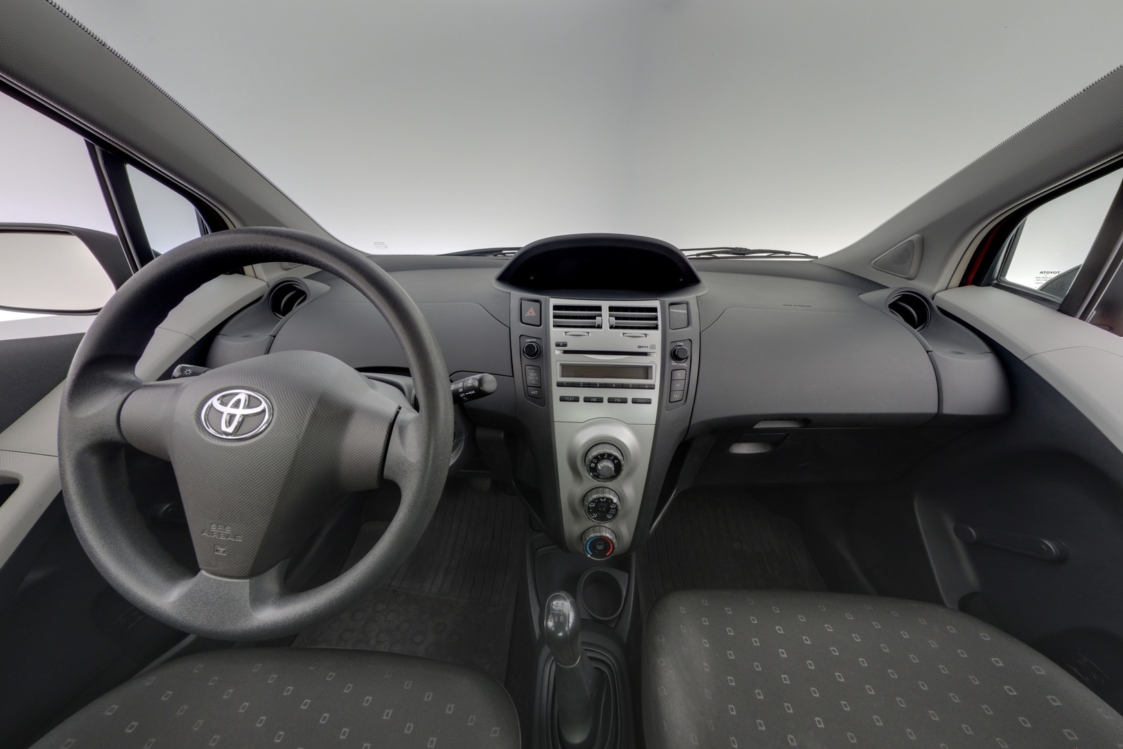 TOYOTA Yaris 2007