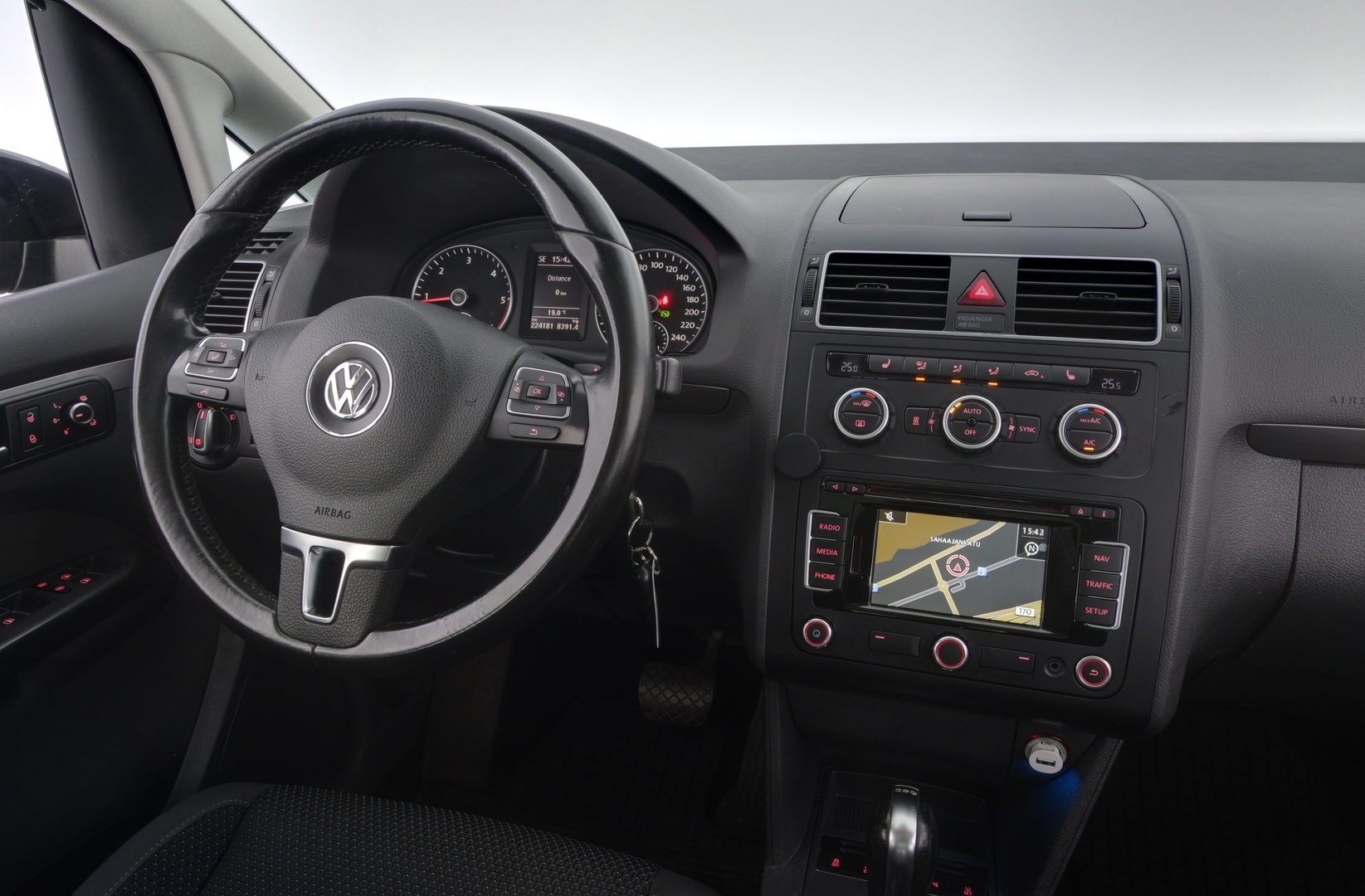 VOLKSWAGEN Touran 2014